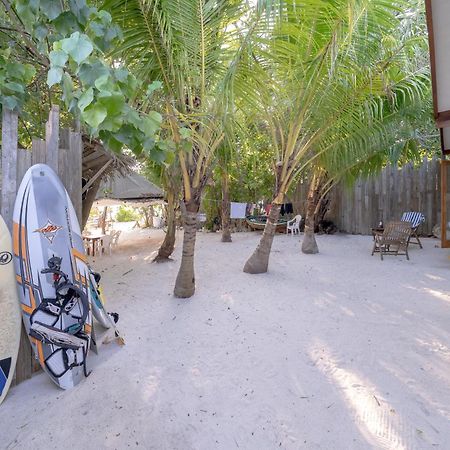 Brickwood Rasdhoo- Beach Front Ngoại thất bức ảnh