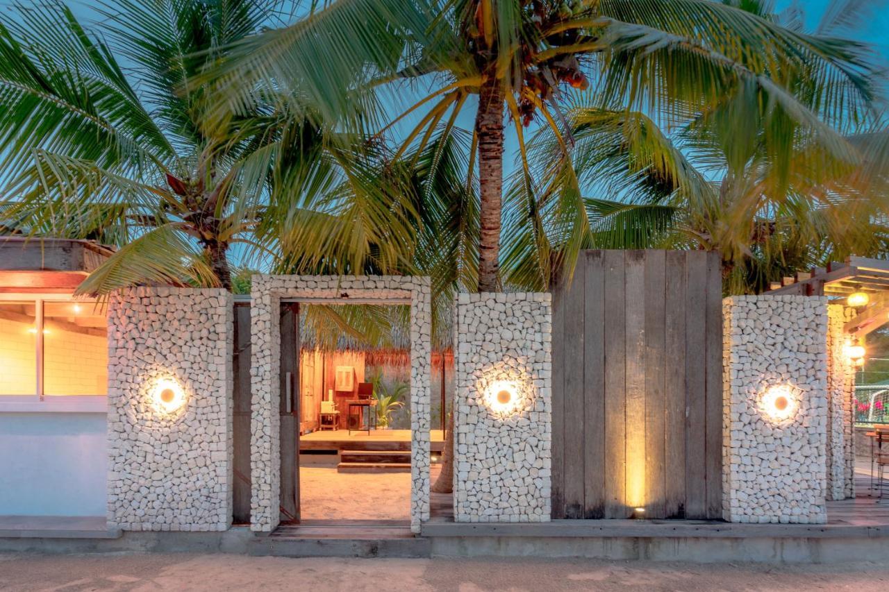 Brickwood Rasdhoo- Beach Front Ngoại thất bức ảnh