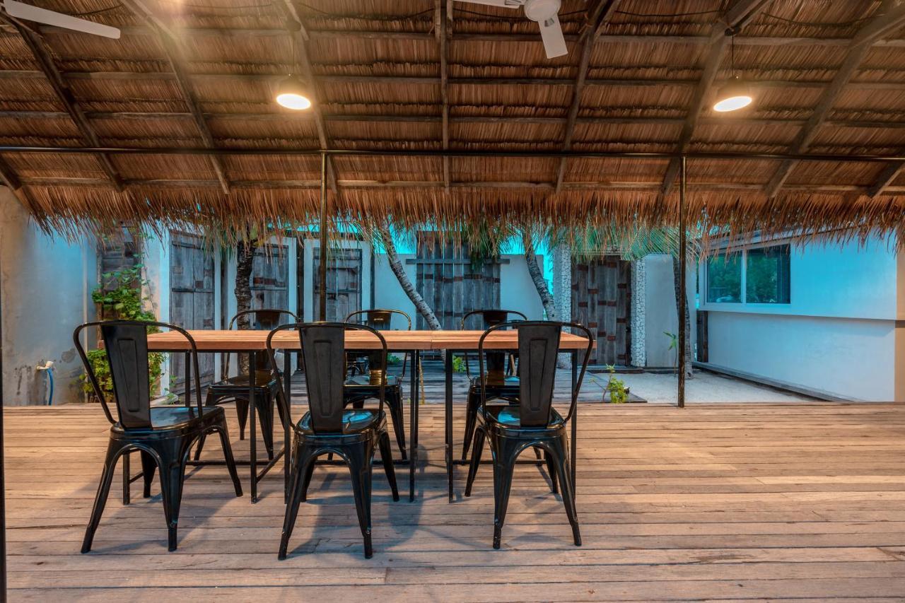 Brickwood Rasdhoo- Beach Front Ngoại thất bức ảnh