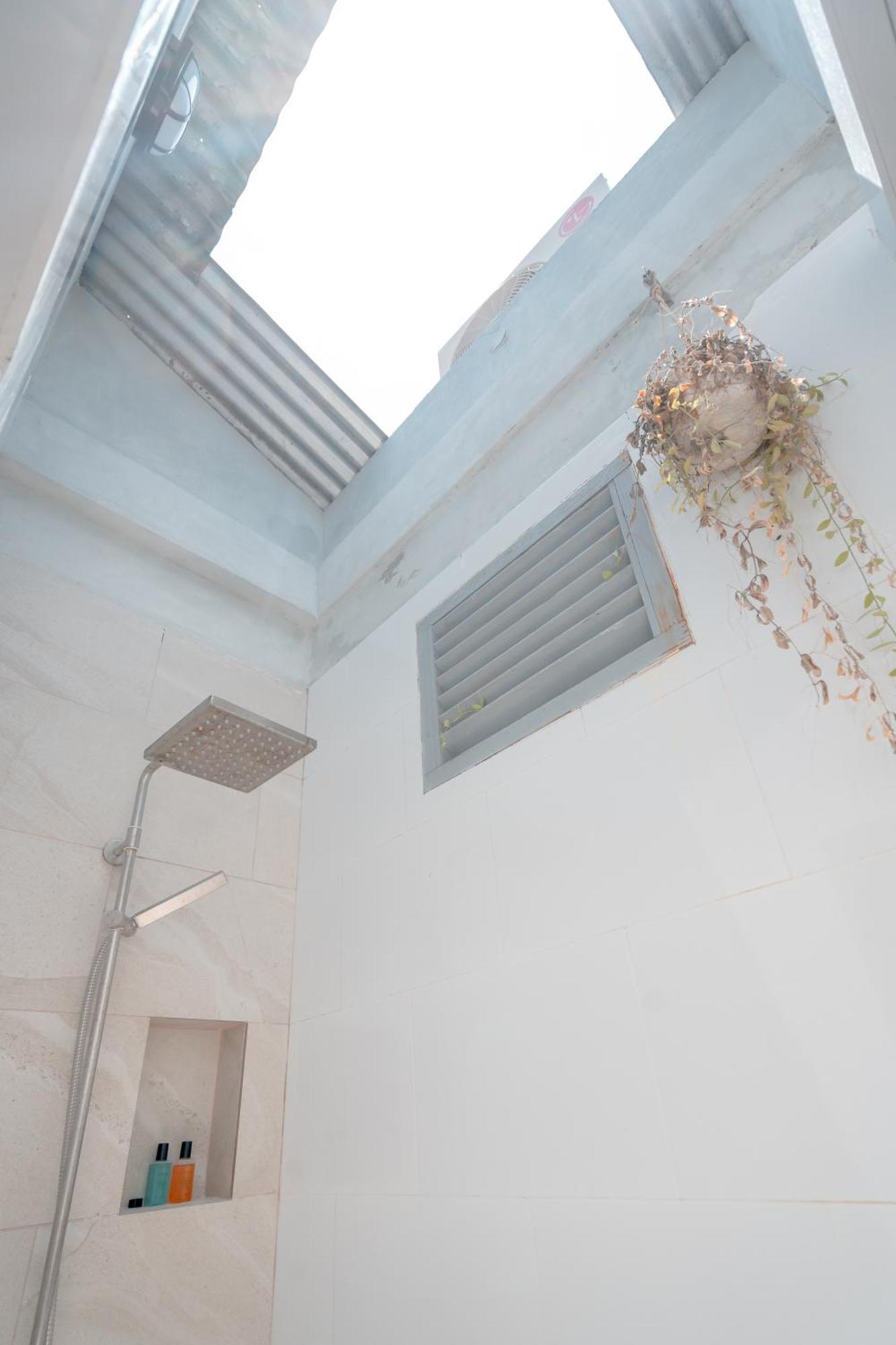 Brickwood Rasdhoo- Beach Front Ngoại thất bức ảnh