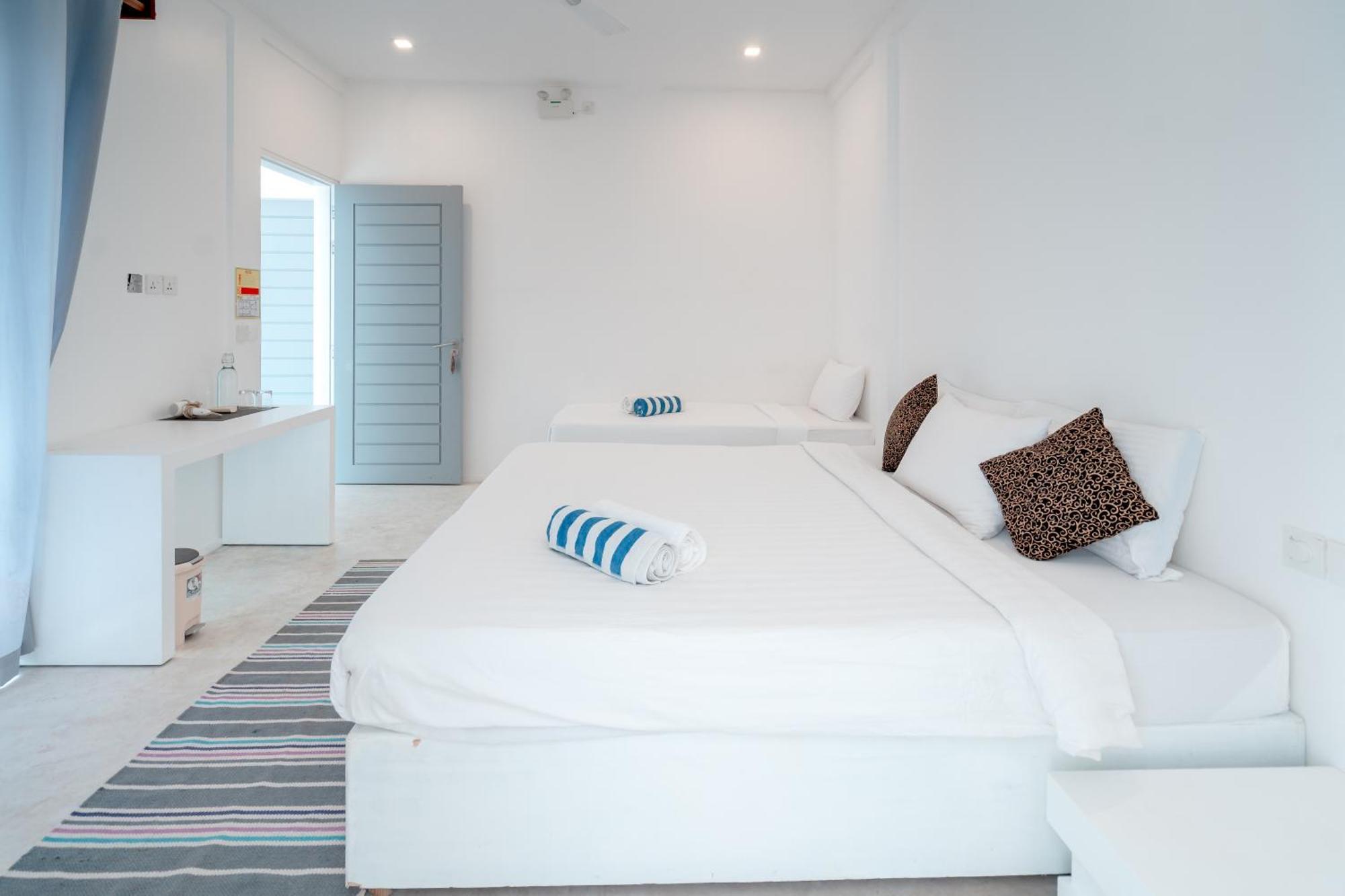 Brickwood Rasdhoo- Beach Front Ngoại thất bức ảnh