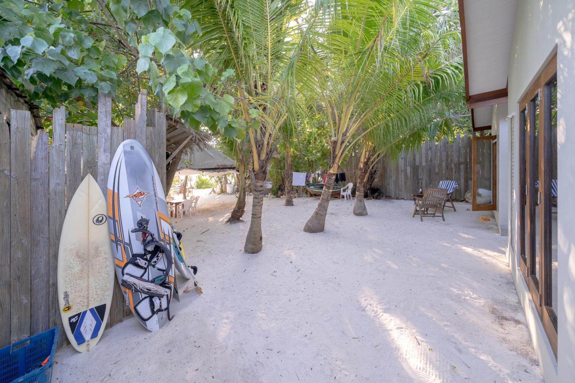 Brickwood Rasdhoo- Beach Front Ngoại thất bức ảnh